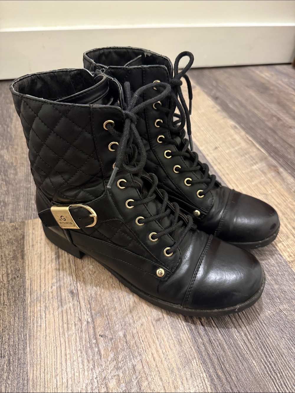G by GUESS Byson Combat Boots Black Gold Quilted Zip Up Buckle 6.5 M